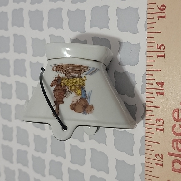 Bucket - Picture 5 of 8